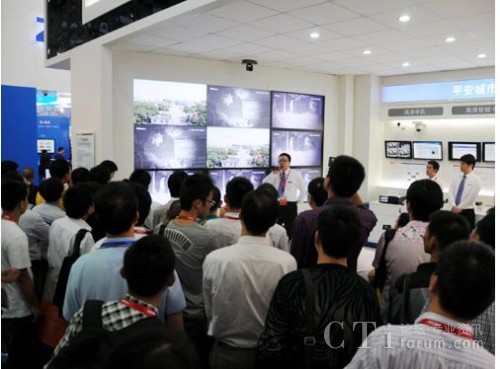 工作人員精彩演講演示現(xiàn)場(chǎng)